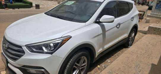 Hyundai Santa Fe SUV blanc essence spacieux image 2