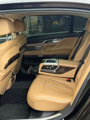 Bmw 740 Li image 8