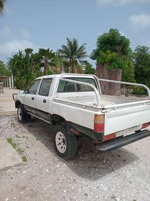 Pick up Toyota Hilux à vendre image 8