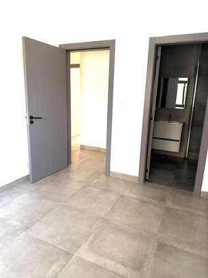 Appartement à louer point E image 5