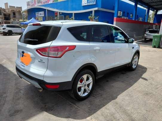 Ford Escape image 4