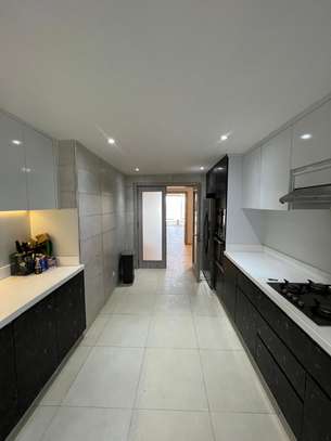 F4 de 208 m ² à vendre au point e image 11