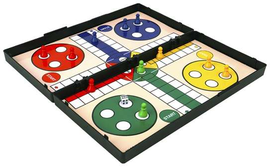 Ensemble de jeu 4 en 1, échecs, ludo, dame et cartes image 10