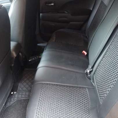 Mitsubishi outlander image 9