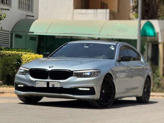 BMW* SERIE 5 530i* 🔘Année : *2017* image 4