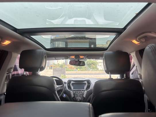 Hyundai Santafé venant 2018 full options 2.0L image 7