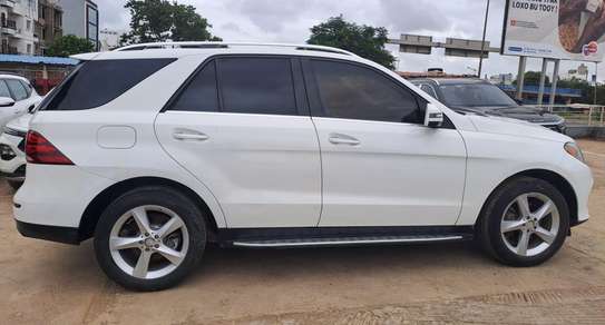 Mercedes Gle 2017 350 V6 super clean image 9