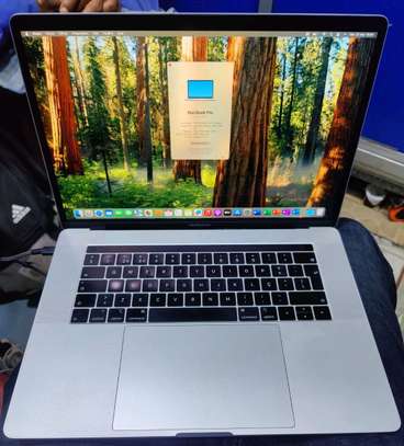 Macbook pro 2019 15 pouces image 2