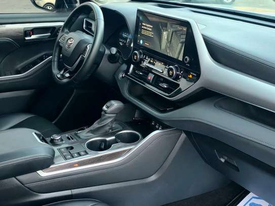 Toyota Highlander PLATINIUM 2023 image 5