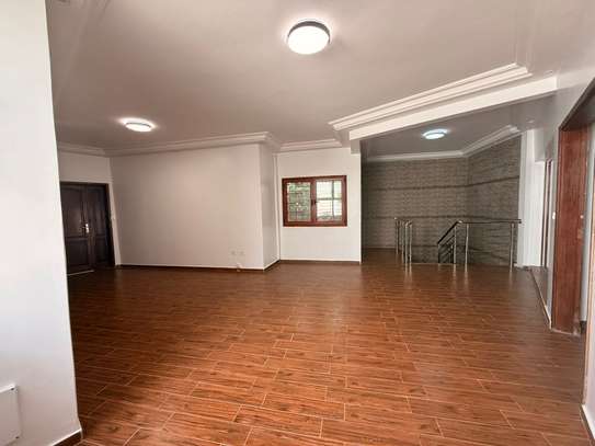 bureau duplex à louer 600m2 image 3