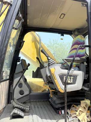 2022 Caterpillar 330 GC image 8