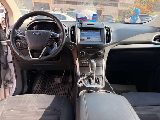 Ford Edge image 11