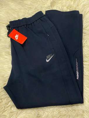 Adidas pantalon jogging noir confortable et moderne image 6