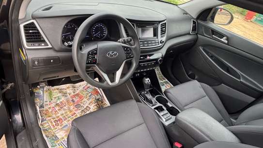 HYUNDAI TUCSON 2018 image 9