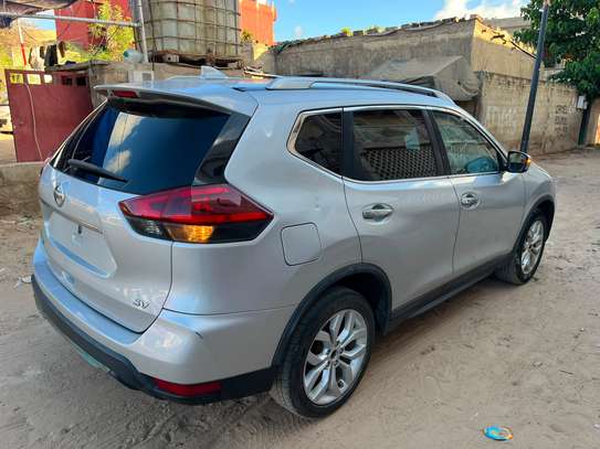 Je vend ma Nissan rogue 2017 automatique essence image 9