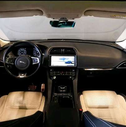 Jaguar F Pace 2019 image 5