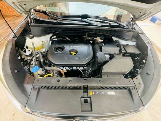 Hyundai tucson 2016 image 2