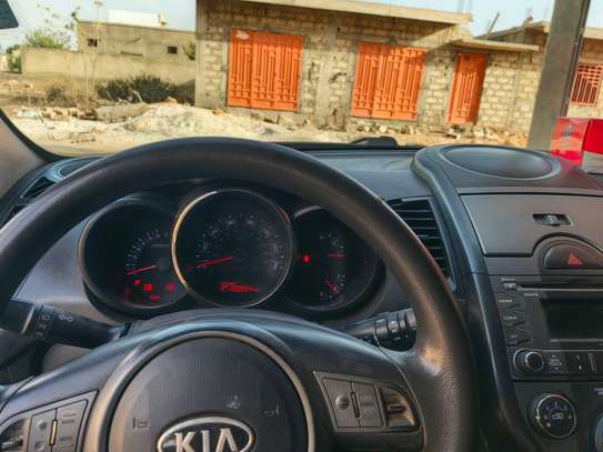 Kia Soul robuste et en bon état à vendre. image 5