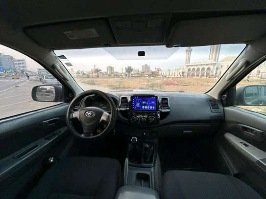 Toyota hilux 2015 image 2