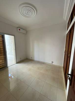 À Vendre – Villa R+1 aux Mamelles (Cité Cheikh Amar) image 3