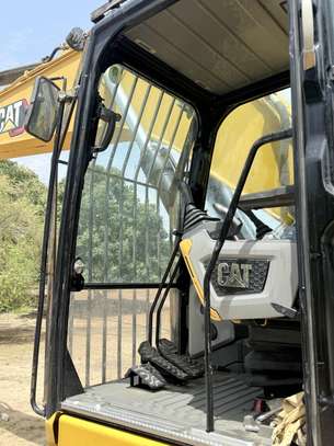2022 Caterpillar 330 GC image 10
