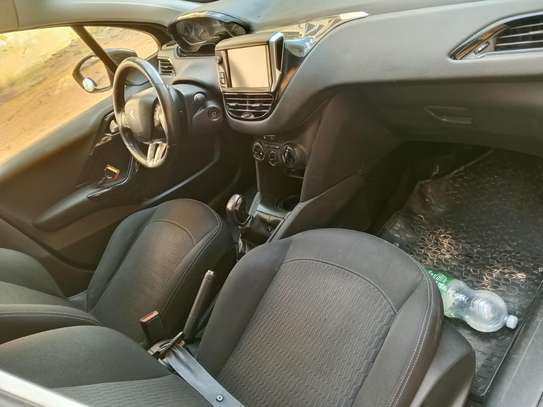 Peugeot 208 Année 2018 image 3