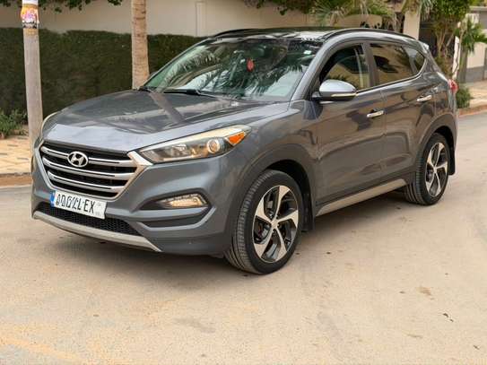 HYUNDAI TUCSON image 5