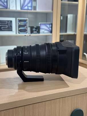 Sony FX6 + 28-135mm F4 G OSS image 12