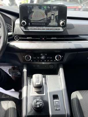 Mitsubishi Outlander image 2