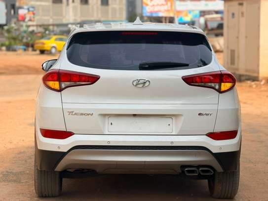 Hyundai Tucson image 3