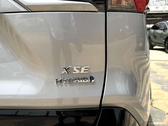 Toyota Rav 4XSE Hybride image 10