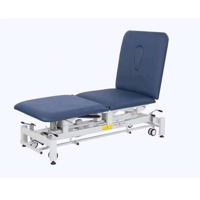 Table de massage électrique réglable avec roulettes image 6