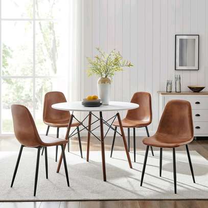 Table à manger ronde en bois image 3