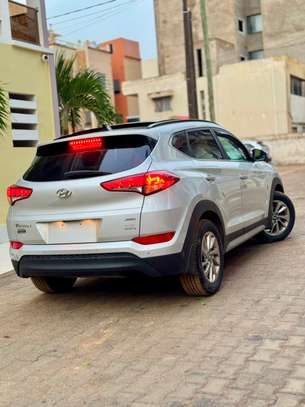 HYUNDAI TUCSON 2018 image 6