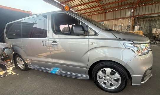 Hyundai Starex 2019 VIP 9 places image 9