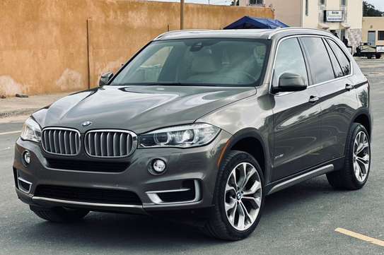 BMW X5 image 2