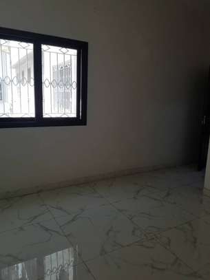 APPARTEMENT A LOUER AUX POINT E image 10
