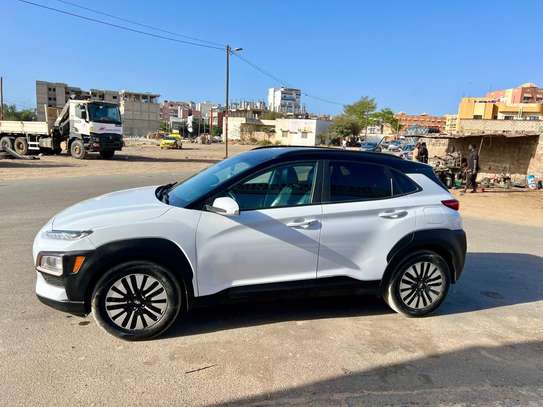 Hyundai kona limited image 3