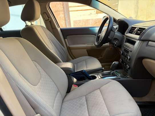 Ford Fusion image 6