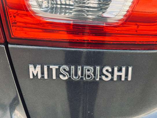 Mitsubishi RVR image 6