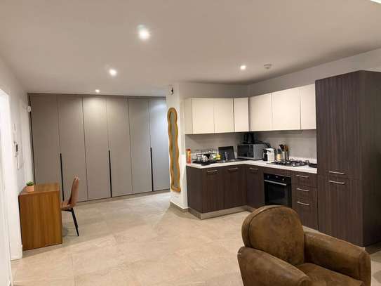 Appartement F2 meublé avec jardin aux Almadies image 8