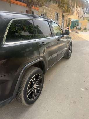 Jeep Grand cherockee disponible en Location image 2