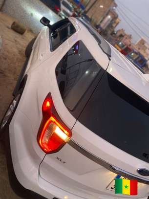 Ford Explorer xlt image 10