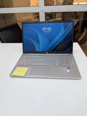 HP laptop 17 i5 11ieme 8gb de ram 256 image 2
