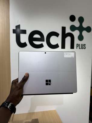 Surface Pro 9 - I5 12e Génération | 8GB RAM | 128GB SSD image 2