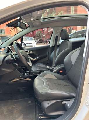 Peugeot 2008  Année 2016 image 7