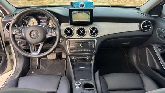 MERCEDES GLA200 image 11