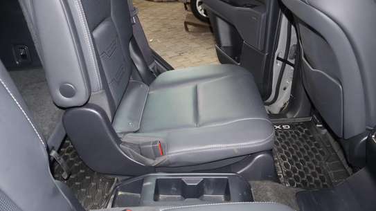 Toyota Lexus GX 550 image 9