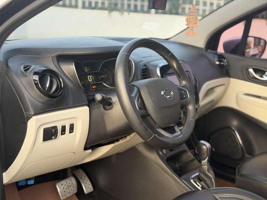 RENAULT QM3 2018 image 6