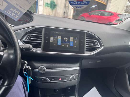 PEUGEOT 308  année 2016 image 7